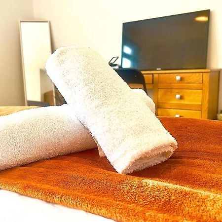 The Coral Guest House 1 Fratton Park พอร์ตสมัธ ภายนอก รูปภาพ
