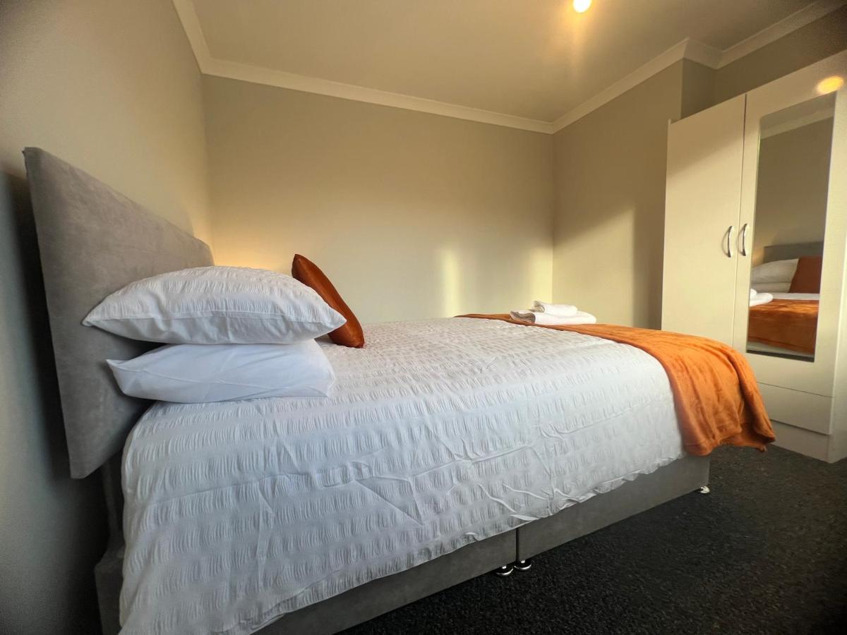 The Coral Guest House 1 Fratton Park พอร์ตสมัธ ภายนอก รูปภาพ