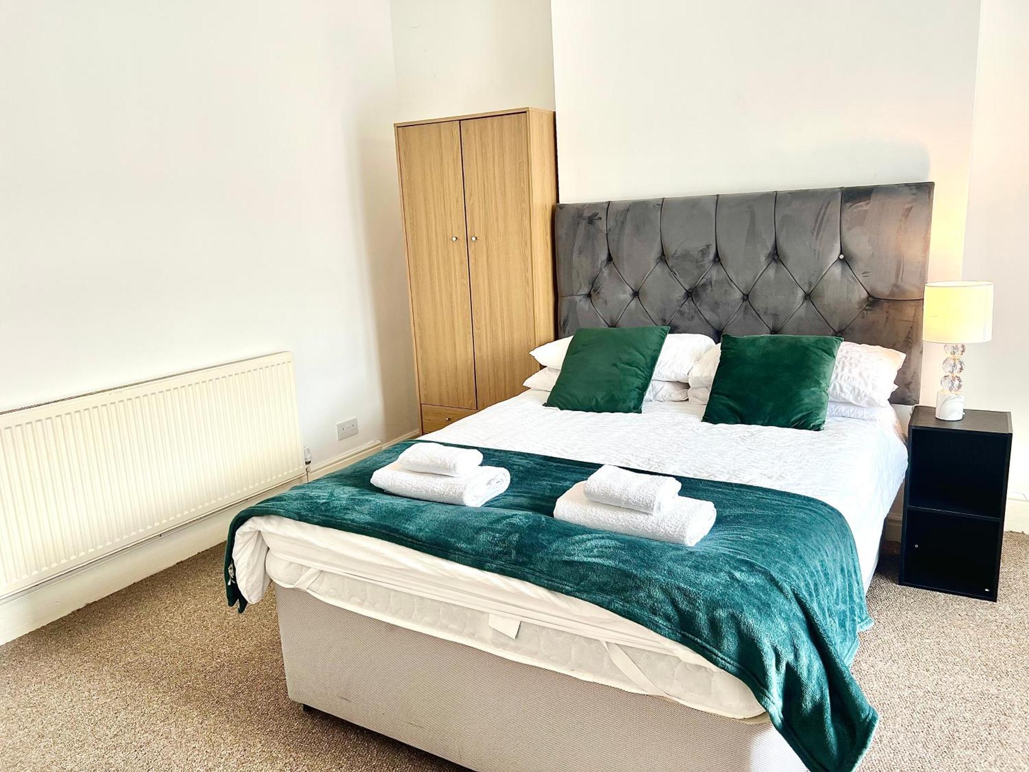 The Coral Guest House 1 Fratton Park พอร์ตสมัธ ภายนอก รูปภาพ