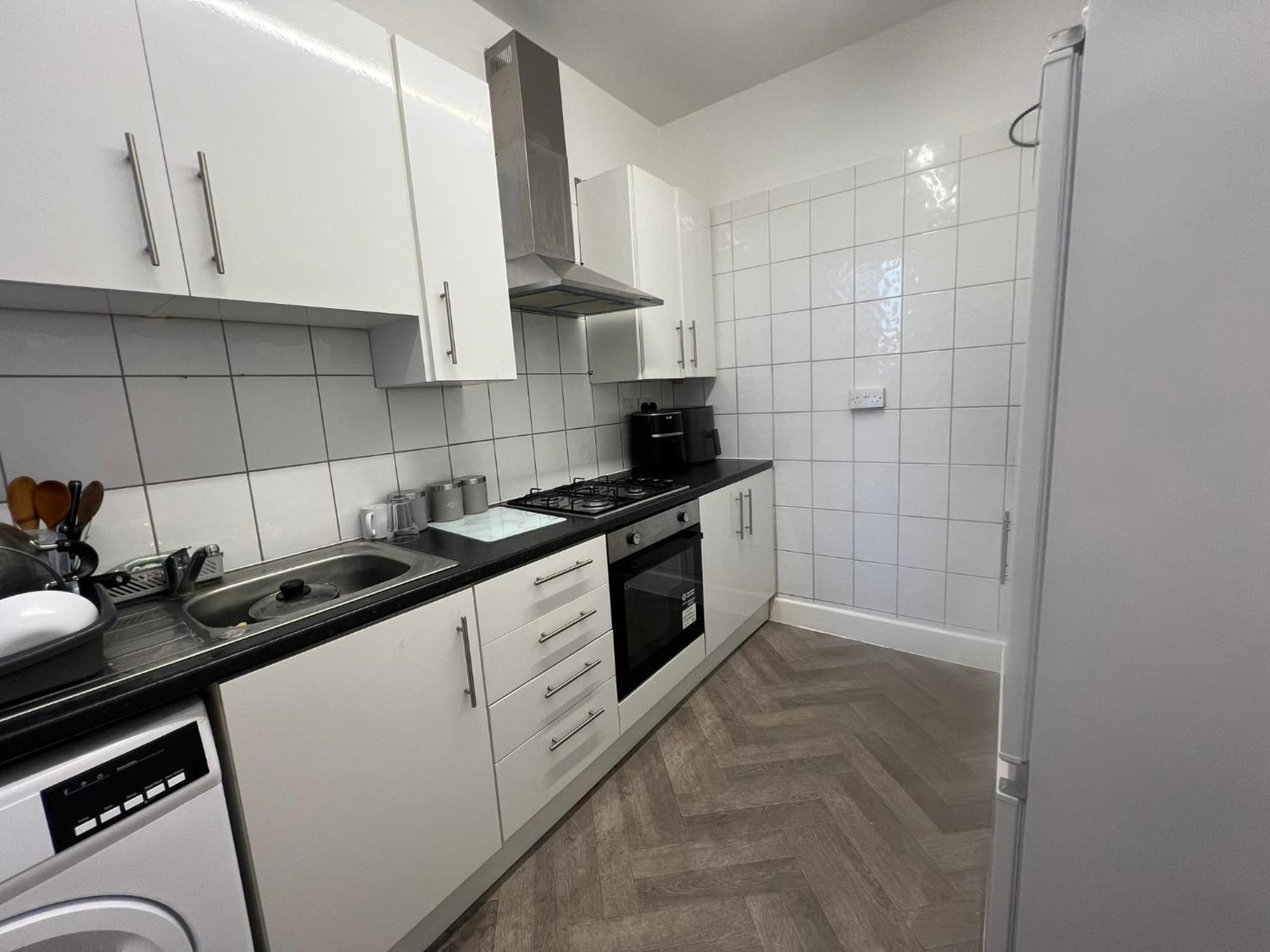 The Coral Guest House 1 Fratton Park พอร์ตสมัธ ภายนอก รูปภาพ