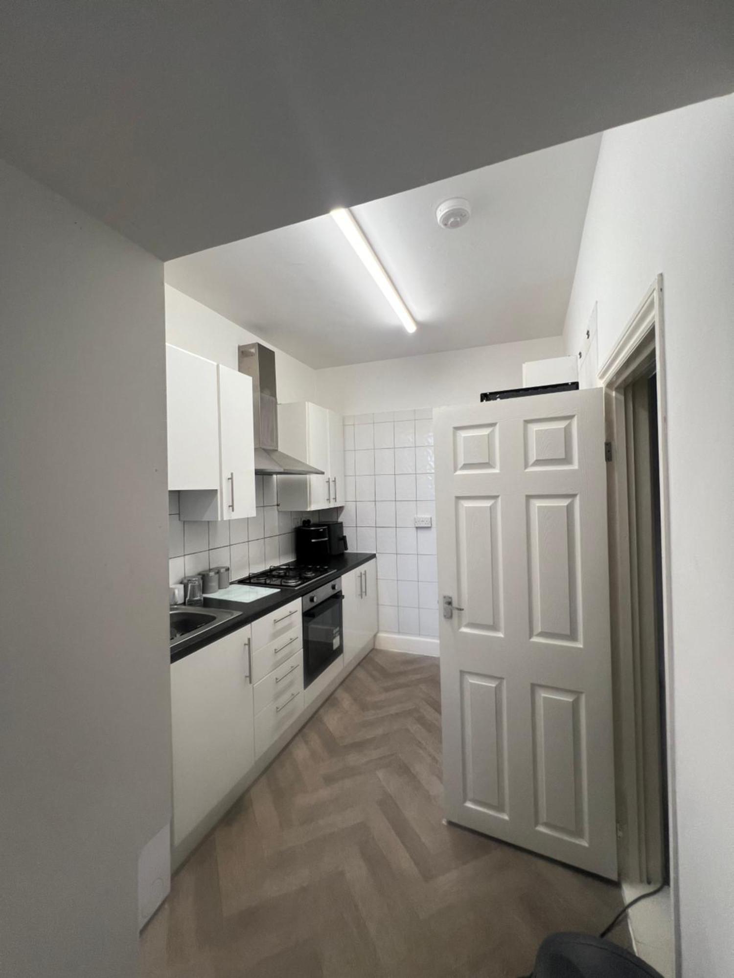 The Coral Guest House 1 Fratton Park พอร์ตสมัธ ภายนอก รูปภาพ