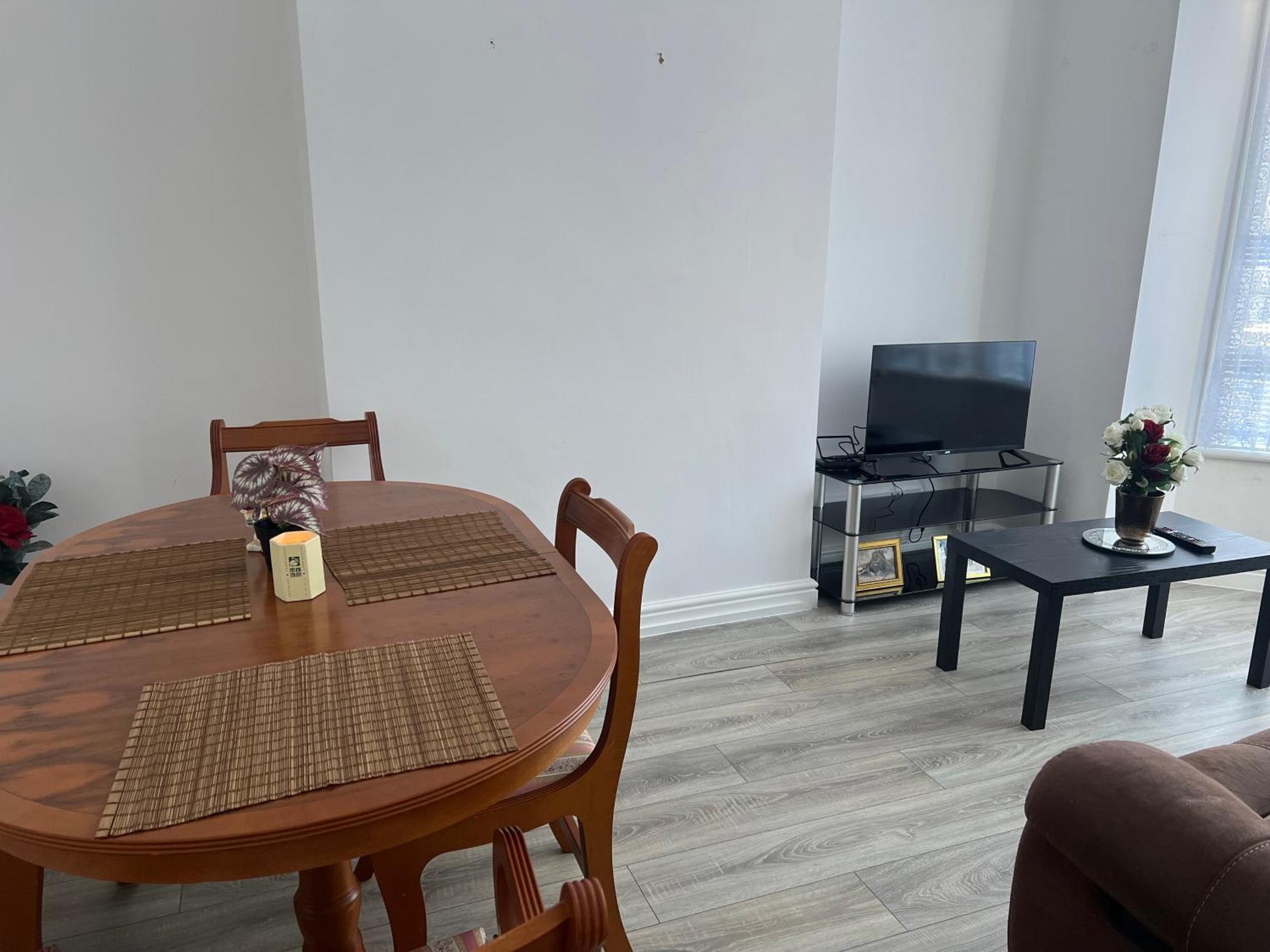 The Coral Guest House 1 Fratton Park พอร์ตสมัธ ภายนอก รูปภาพ