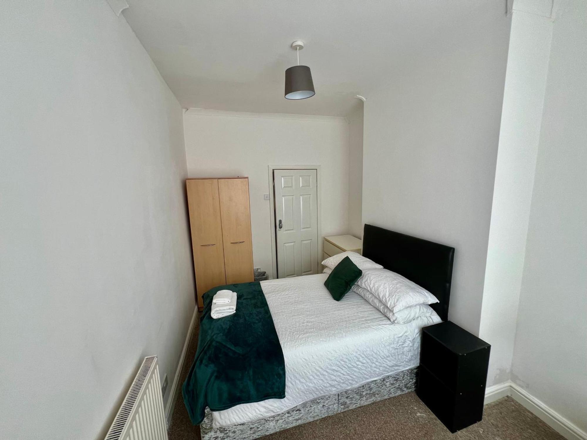 The Coral Guest House 1 Fratton Park พอร์ตสมัธ ภายนอก รูปภาพ