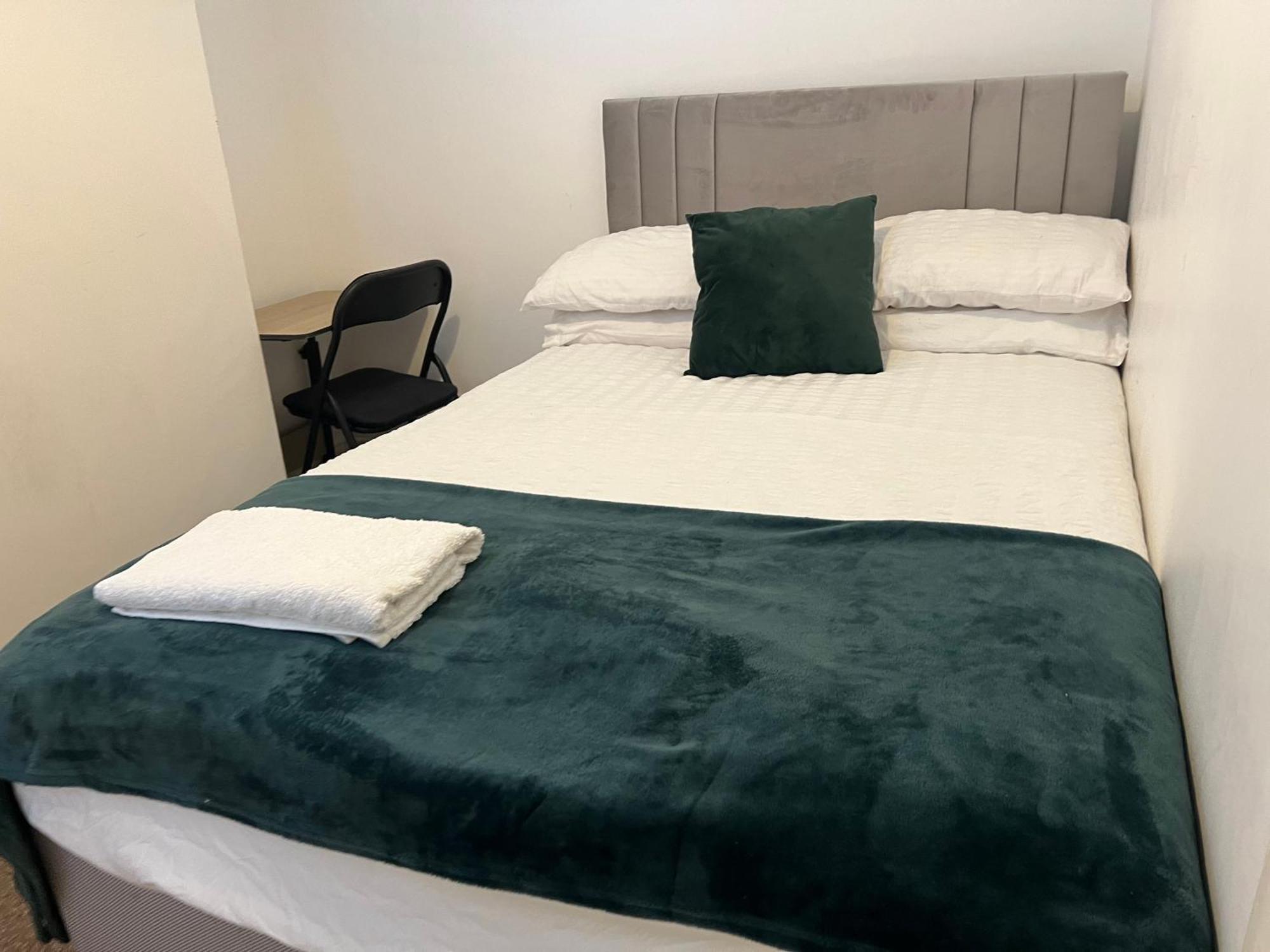 The Coral Guest House 1 Fratton Park พอร์ตสมัธ ภายนอก รูปภาพ