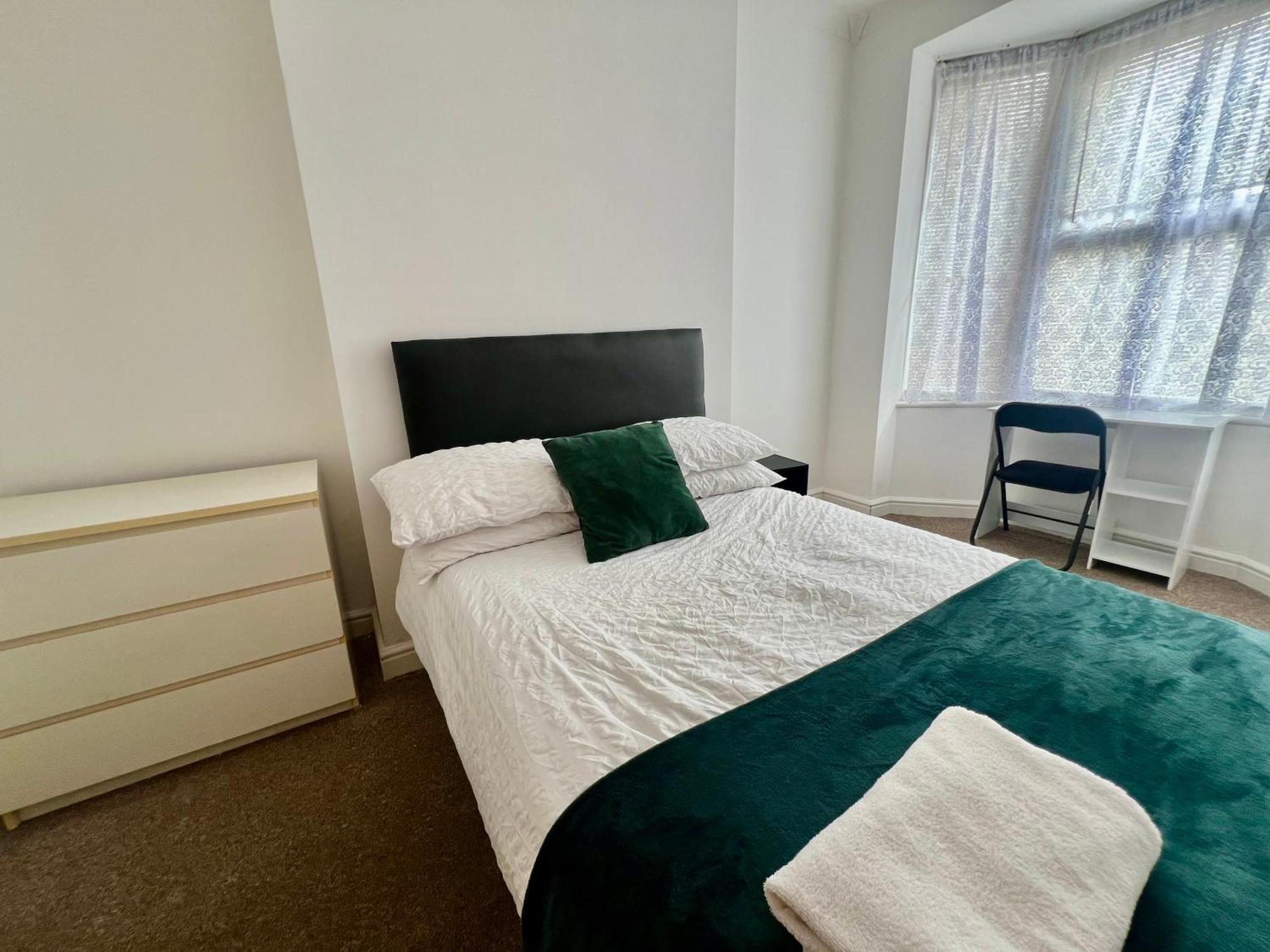 The Coral Guest House 1 Fratton Park พอร์ตสมัธ ภายนอก รูปภาพ