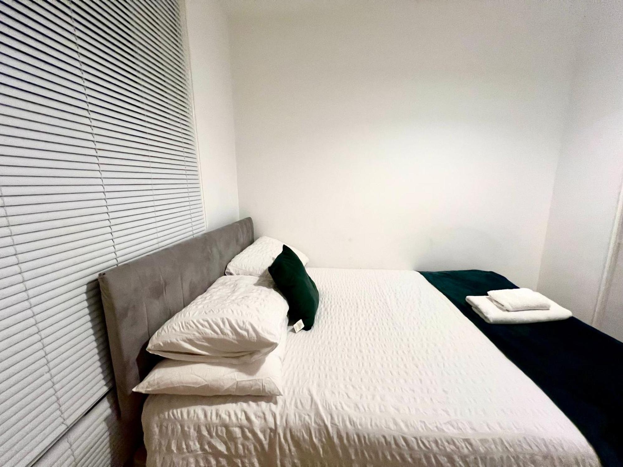 The Coral Guest House 1 Fratton Park พอร์ตสมัธ ภายนอก รูปภาพ
