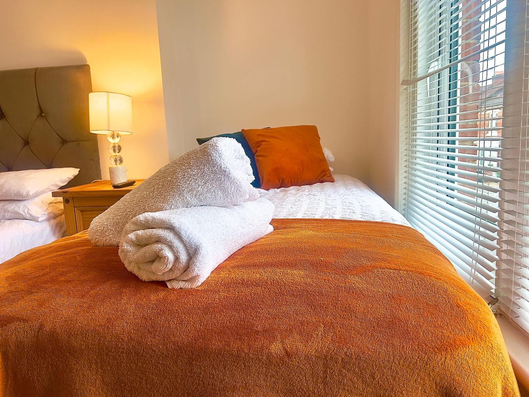 The Coral Guest House 1 Fratton Park พอร์ตสมัธ ภายนอก รูปภาพ